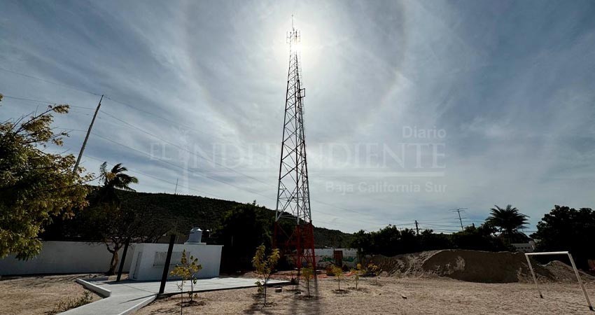 Exigen padres se retire una torre de telecomunicaciones de una primaria; SEP aclara que es de “CFE Telecomunicaciones para Todos”