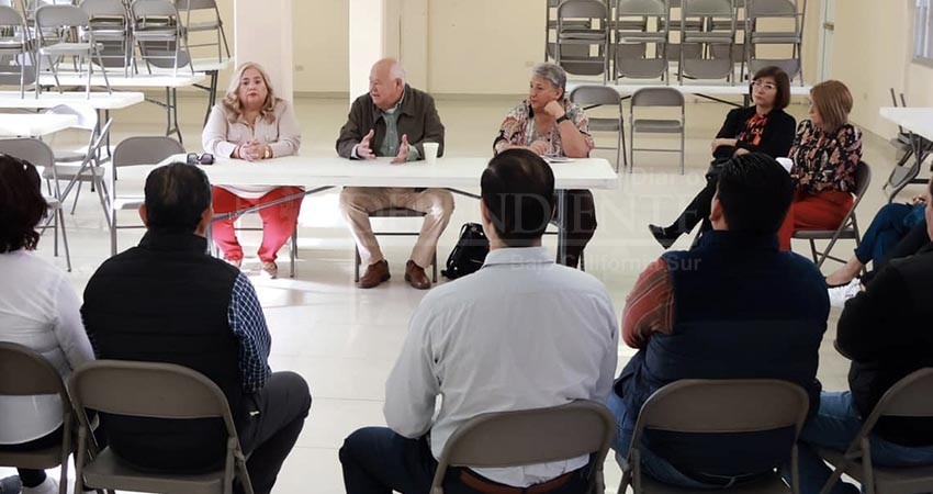 Gobierno del estado entrega apoyos a la BENU; compromete Castro Cosío más acciones favorables