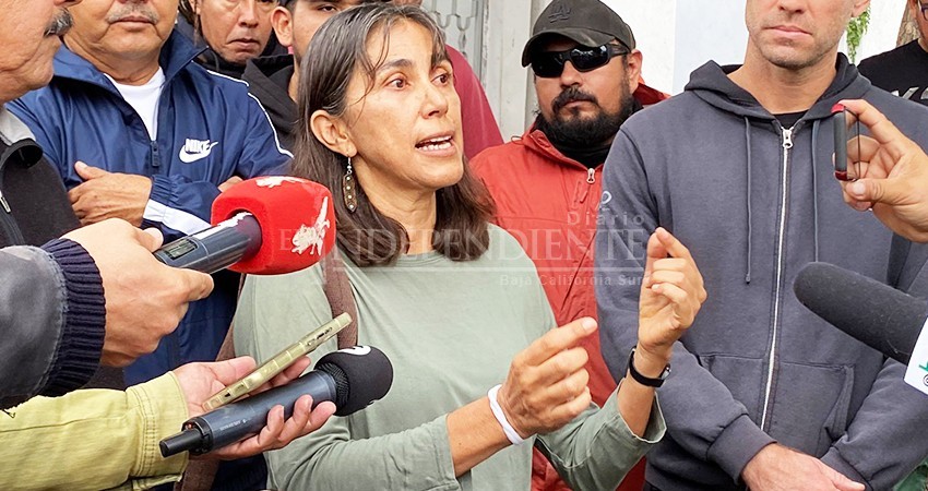 Protestan prestadores de servicios turísticos por negación de permisos para avistamiento de tiburón ballena Protestan prestadores de servicios turísticos por negación de permisos para avistamiento de tiburón ballena