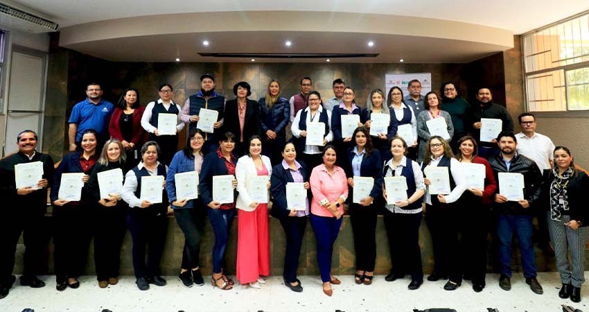 Personal administrativo y directivo de la UABCS concluye capacitación por parte del ICATEBCS