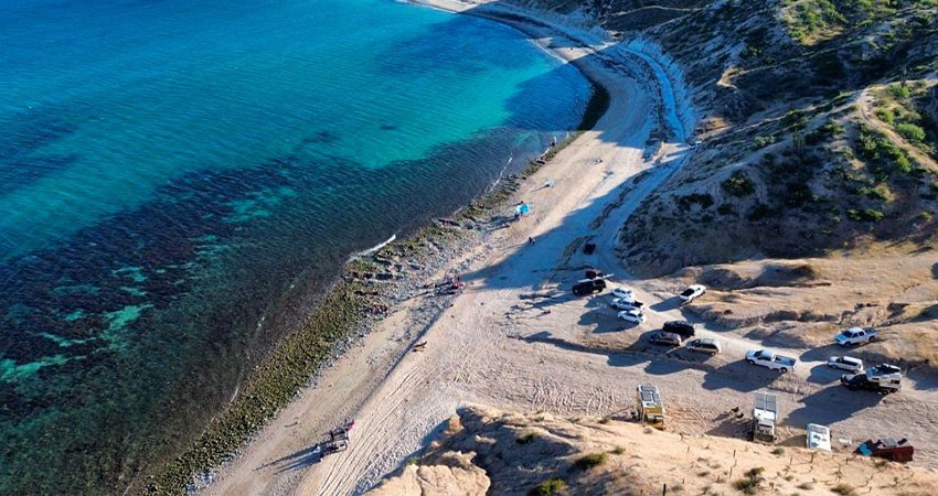 Avanza la defensa de la playa Agua Caliente en El Sargento