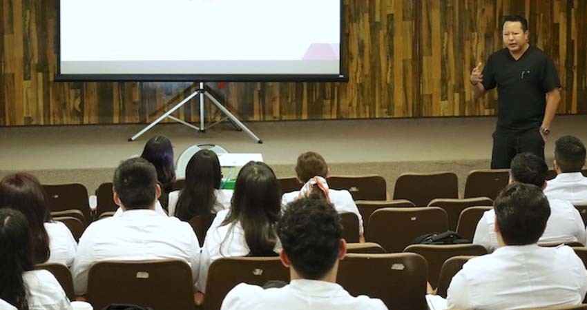 Capacitó salud a más de 70 pasantes que realizarán su servicio social en unidades médicas estatales Capacitó salud a más de 70 pasantes que realizarán su servicio social en unidades médicas estatales