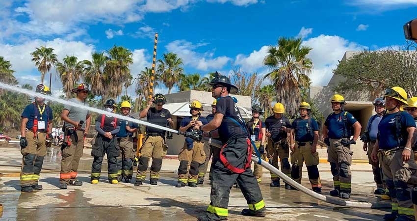 300 bomberos de México son capacitados en Los Cabos 300 bomberos de México son capacitados en Los Cabos