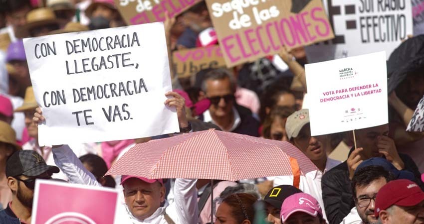 "Ahora se disfrazan de demócratas", dice López Obrador sobre 'Marcha por la democracia'