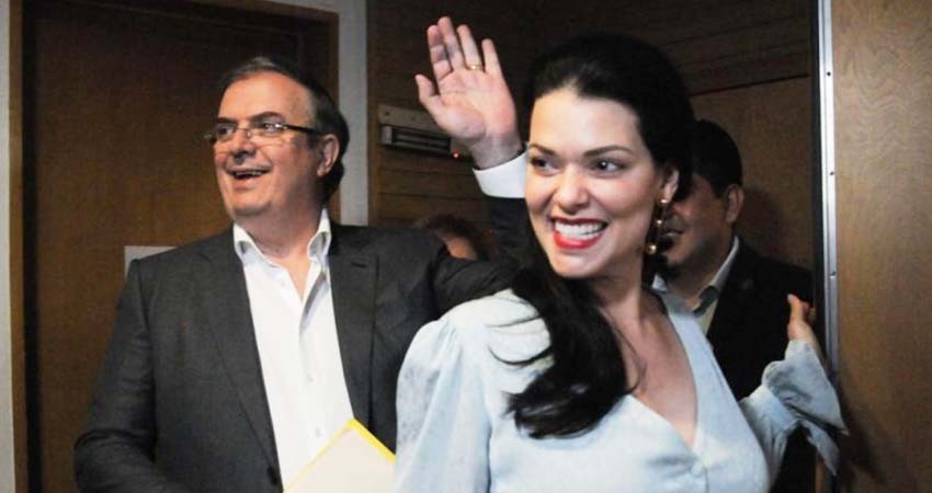 Ebrard se registra como candidato al Senado por la coalición Sigamos Haciendo Historia