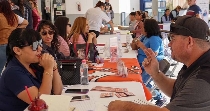 Ofertarán mil vacantes en feria del empleo en La Paz