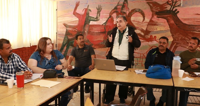 Consolidan docentes de BCS planes y programas de la NEM, en consejo técnico