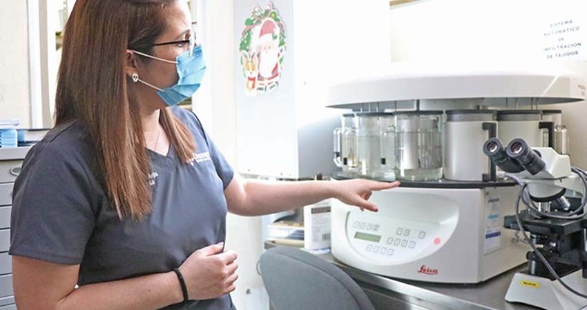 Fortalece gobierno de BCS la detección oportuna de cáncer al implementar servicio de patología