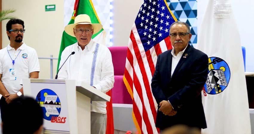 Presente el Embajador de Estados Unidos en México durante la Semana de Eficiencia Energética y Energía Renovable UABCS 2024