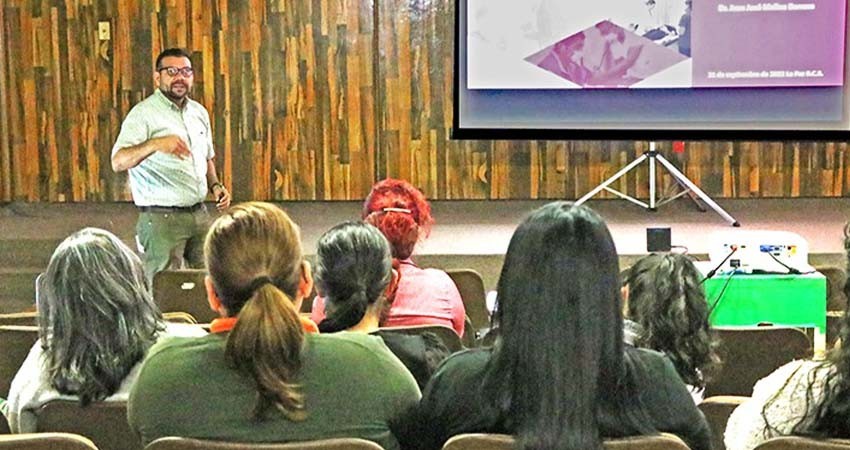 Imparte salud estatal curso para cuidadores de adultos mayores