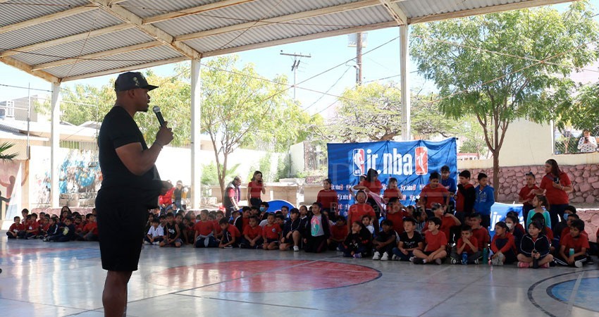 Participan alumnos de La Paz y Los Cabos en clínicas de basquetbol Participan alumnos de La Paz y Los Cabos en clínicas de basquetbol