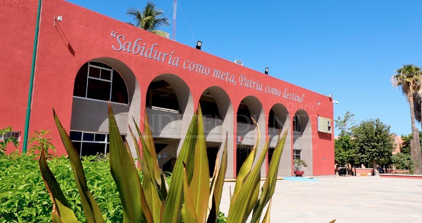 Alcanza UABCS 48 años de presencia académica en Baja California Sur