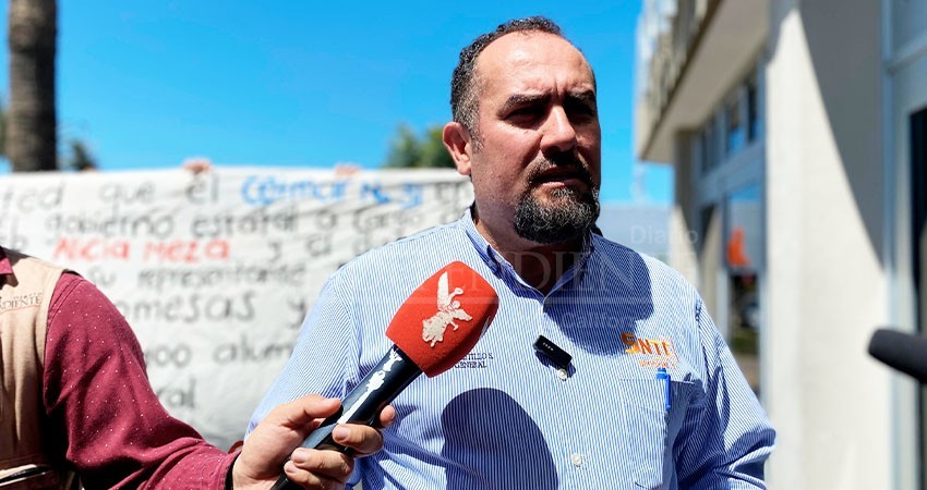 Señala SNTE restricciones que impiden el regreso de ex directora a Secundaria 20