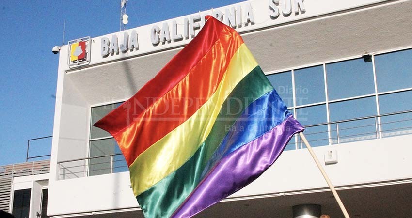 Veto a reforma del Código Civil refleja obstáculos para los derechos de comunidad LGBTTTIQ+ en BCS