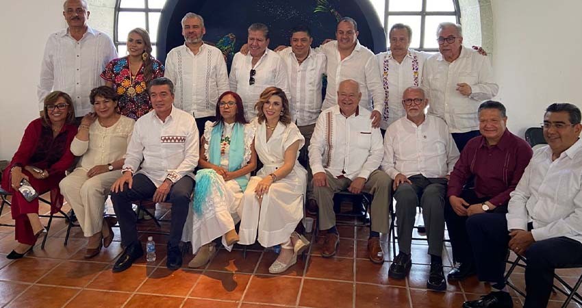Asiste gobernador de BCS a conmemoración del natalicio de Benito Juárez en Guelatao, Oaxaca Asiste gobernador de BCS a conmemoración del natalicio de Benito Juárez en Guelatao, Oaxaca