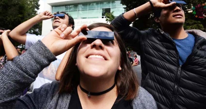 IMSS pide evitar usar artefactos caseros para ver el eclipse solar