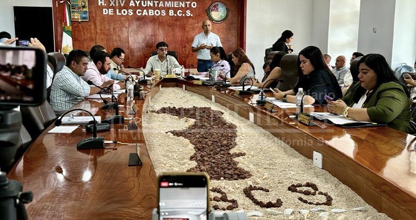 Se va Oscar Leggs Castro de la alcaldía de Los Cabos; pide licencia por 15 días