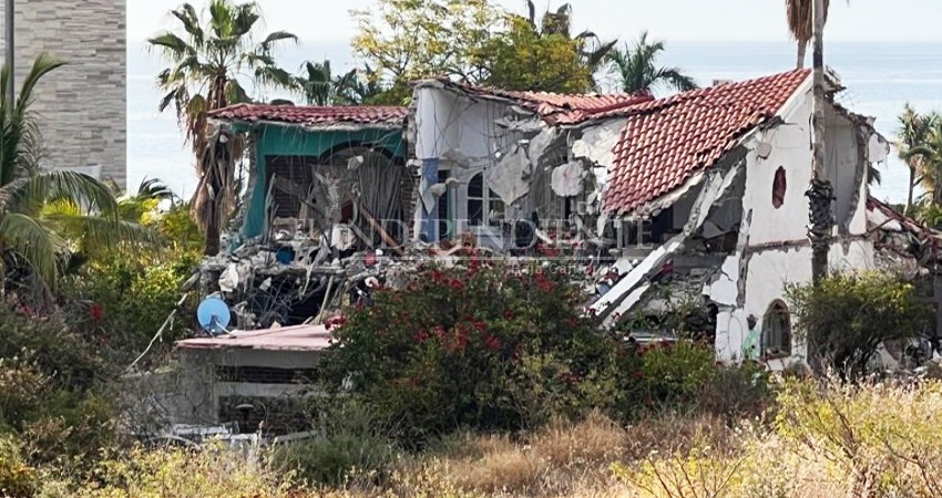 Despojan a familia de su propiedad en CSL para luego ser demolida Despojan a familia de su propiedad en CSL para luego ser demolida