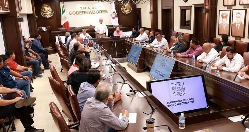 ¡A paro indefinido! . Trabajadores de la educación rechazan propuesta de Castro Cosío ¡A paro indefinido! . Trabajadores de la educación rechazan propuesta de Castro Cosío