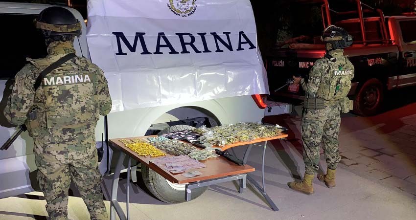 En Cabo San Lucas, binomio canino rastreó a persona con presuntos narcóticos