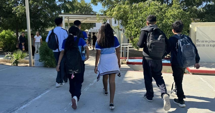 Tras acuerdo con maestros, regresaron a clases más de 500 escuelas de educación básica en BCS