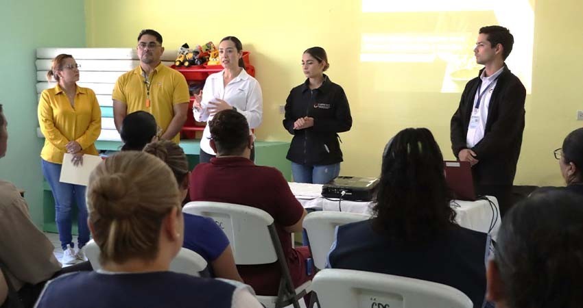 Capacita SEDIF a personal del centro asistencial infantil Loma Linda