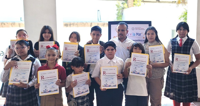 Premian a ganadores del concurso “El niño y la mar 2024”