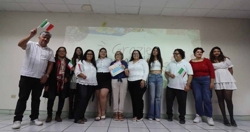 Estudiantes de idiomas en la UABCS realizan exposición de cultura italiana