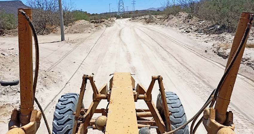 Rehabilita Servicios Públicos más de 35 kilómetros de terracería en la ciudad y en ejido Álvaro Obregón