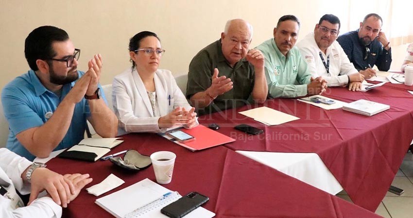 Firma el gobernador Castro Cosío convenio en servicios de salud para trabajadores de la educación y burócratas de Vizcaíno