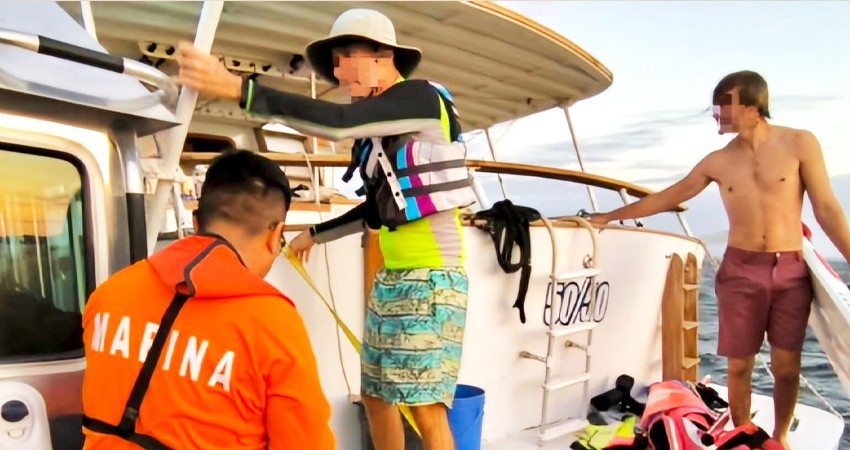 Marina rescata a dos personas en inmediaciones de playa El Manglito