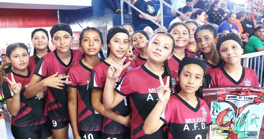 Inician en La Paz Juegos Deportivos Escolares, en su etapa estatal Inician en La Paz Juegos Deportivos Escolares, en su etapa estatal