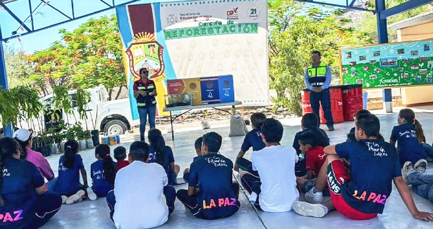 Brinda Servicios Públicos pláticas del cuidado del medio ambiente en primaria de Santa María de Toris Brinda Servicios Públicos pláticas del cuidado del medio ambiente en primaria de Santa María de Toris