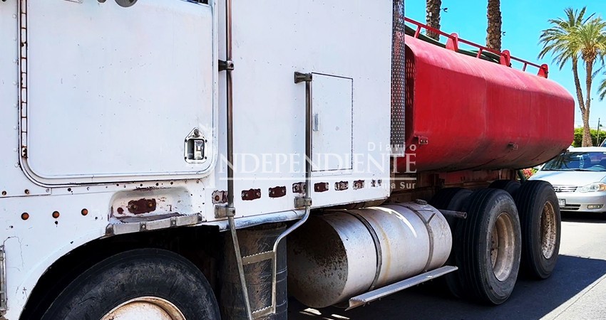Detectan pipas de agua que operaban de manera irregular en La Paz Detectan pipas de agua que operaban de manera irregular en La Paz