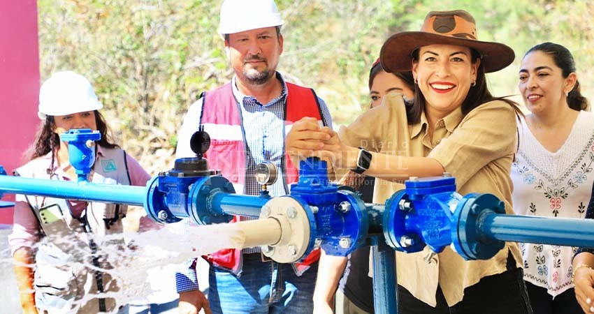 Entregan nuevo pozo de agua en El Triunfo Entregan nuevo pozo de agua en El Triunfo