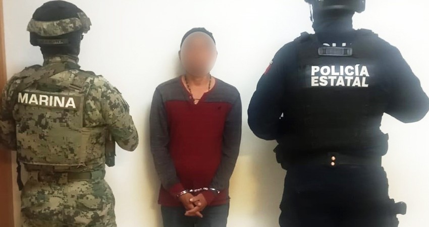 Asegura policía estatal a narcomenudistas en posesión de cristal y cocaína Asegura policía estatal a narcomenudistas en posesión de cristal y cocaína
