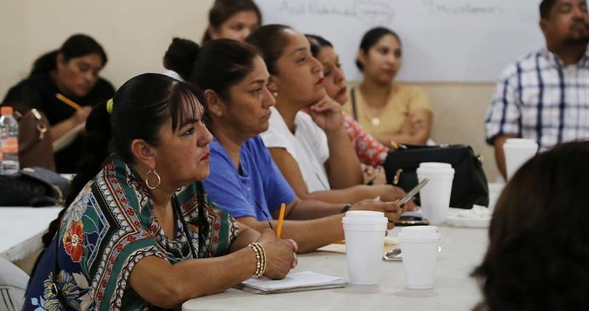Más de 60 comerciantes asistieron al curso gratuito de sanidad en los alimentos