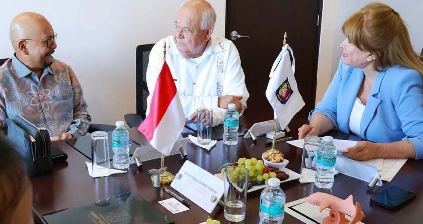 Sostiene el gobernador Castro Cosío encuentro con embajador de indonesia en México Sostiene el gobernador Castro Cosío encuentro con embajador de indonesia en México