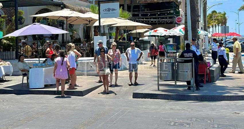 No está permitido el ambulantaje en el Malecón de La Paz: Quiroga Romero