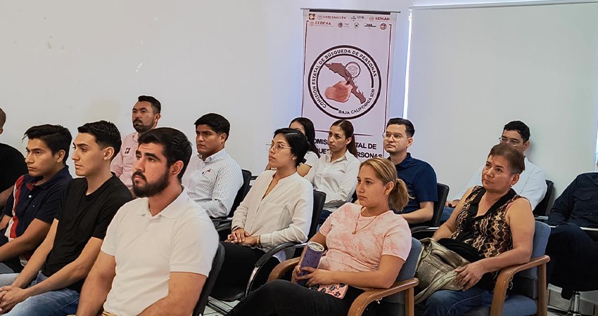 Personal de búsqueda de personas participa en la capacitación sobre uso de escáneres