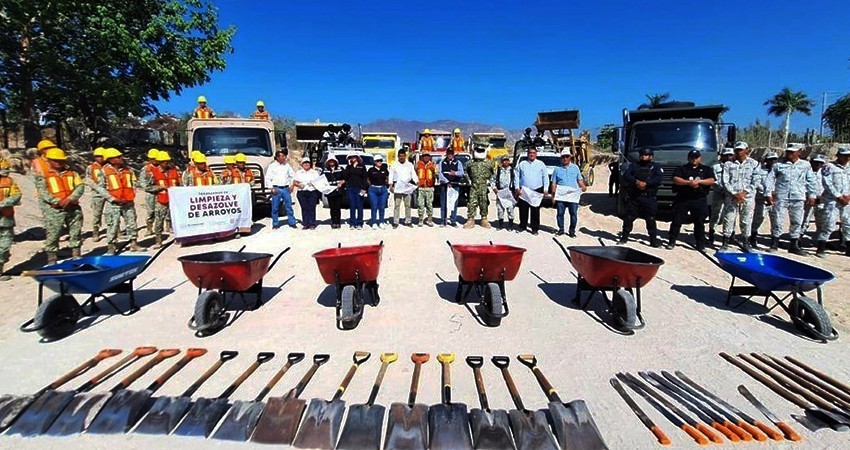 Dan inicio a trabajos de limpieza y desazolve de arroyos en Los Cabos