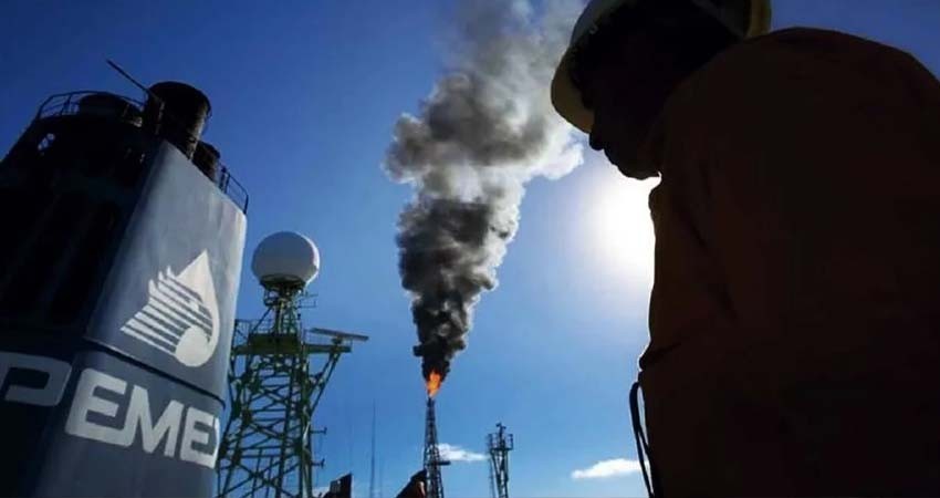 Pemex incrementa sus emisiones contaminantes Pemex incrementa sus emisiones contaminantes