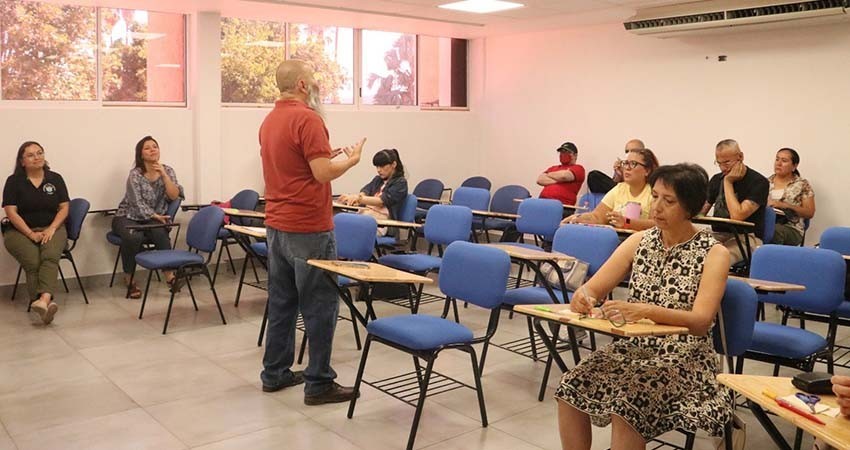 Docentes de lenguas extranjeras en la UABCS se capacitan en estrategias innovadoras y dinámicas para el aula