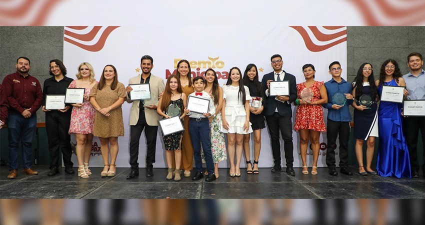 Reconoce Alcaldesa a los ganadores del Premio Municipal de la Juventud 2024