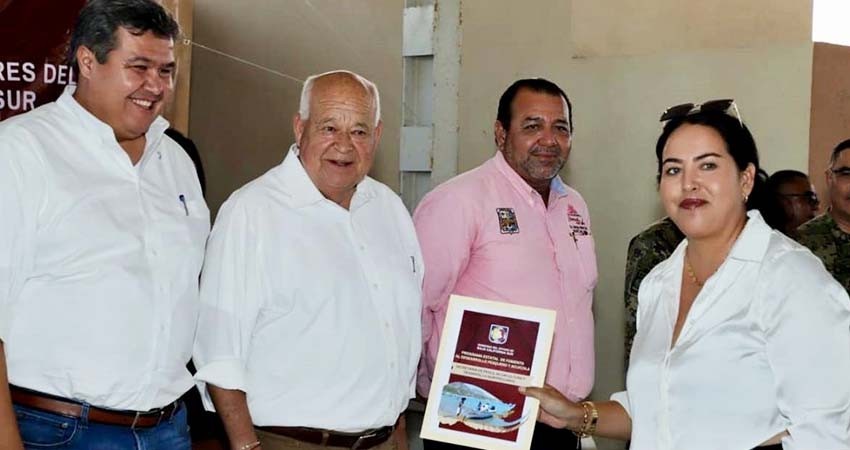 Entrega SEPADA cartas de aprobación del programa de apoyos productivos pesqueros y acuícolas