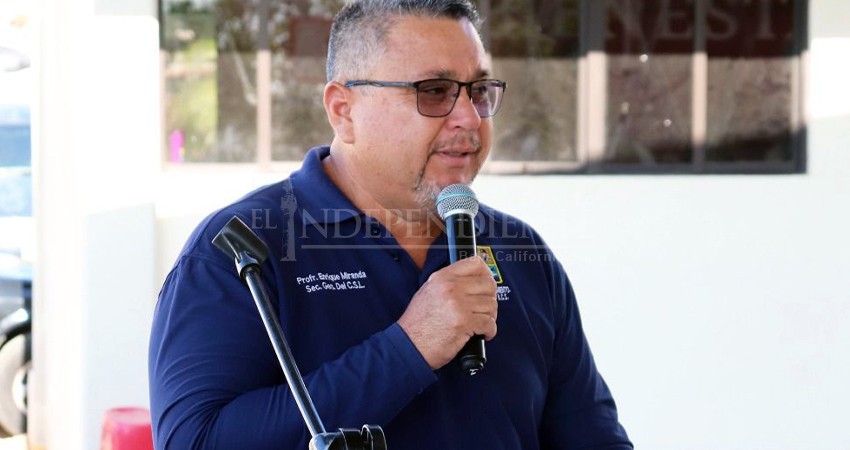 Denuncian a funcionario por cobrar "donativos" a emprendedores por el uso de espacios públicos