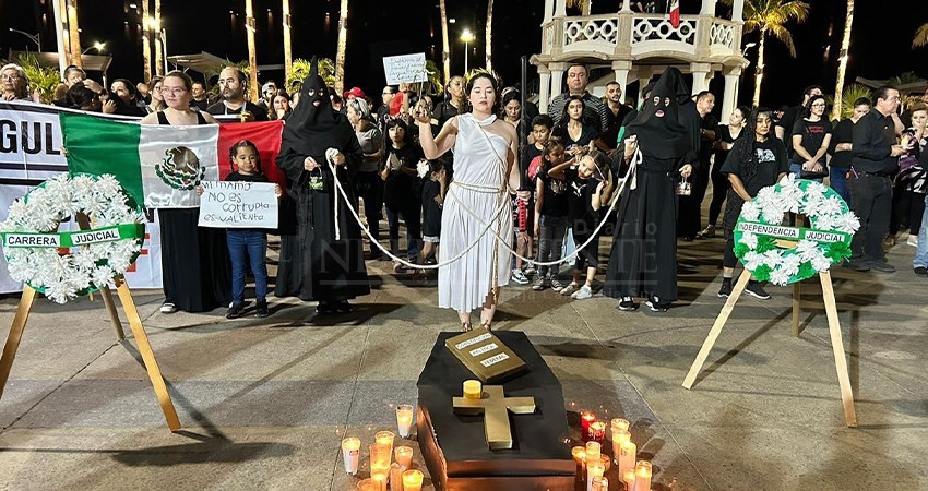 BCS se une a la manifestación nacional contra la Reforma Judicial BCS se une a la manifestación nacional contra la Reforma Judicial