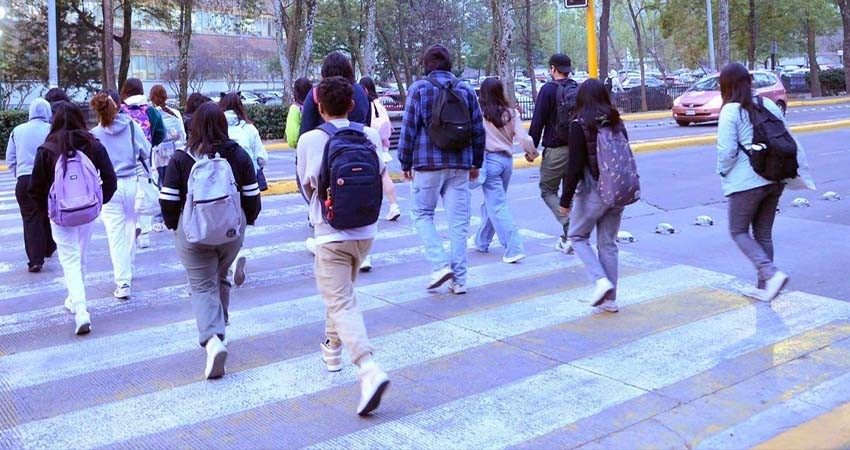 Regresan a clases más de 23 millones de estudiantes de educación básica en México Regresan a clases más de 23 millones de estudiantes de educación básica en México