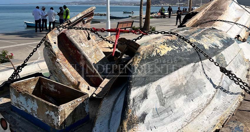 Retiran embarcaciones en malas condiciones y basura del malecón Retiran embarcaciones en malas condiciones y basura del malecón