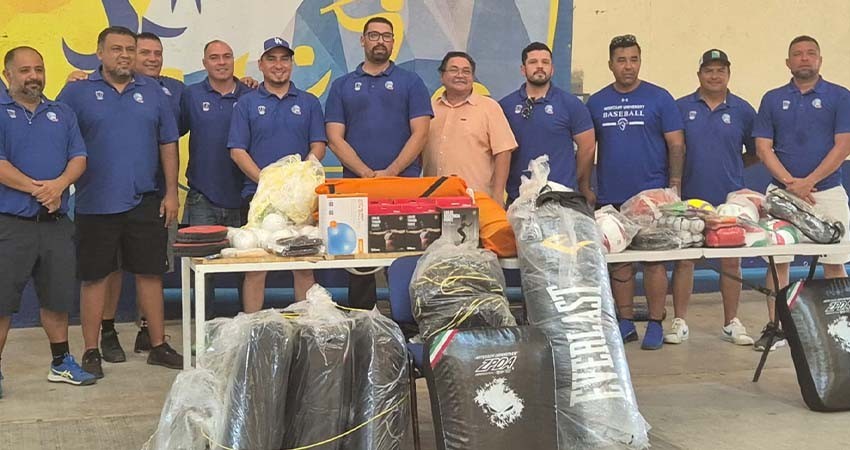 Refuerza UABCS el deporte universitario con la entrega de nuevo equipamiento